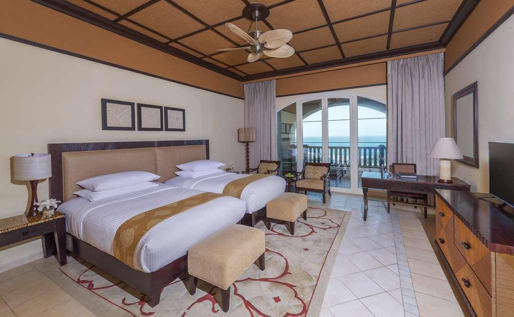 Курортный комплекс Anantara Desert Islands & 5*